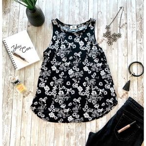 Old Navy floral black white tank top blouse